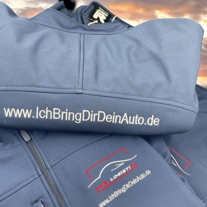 Logo-Stickerei auf Textilien