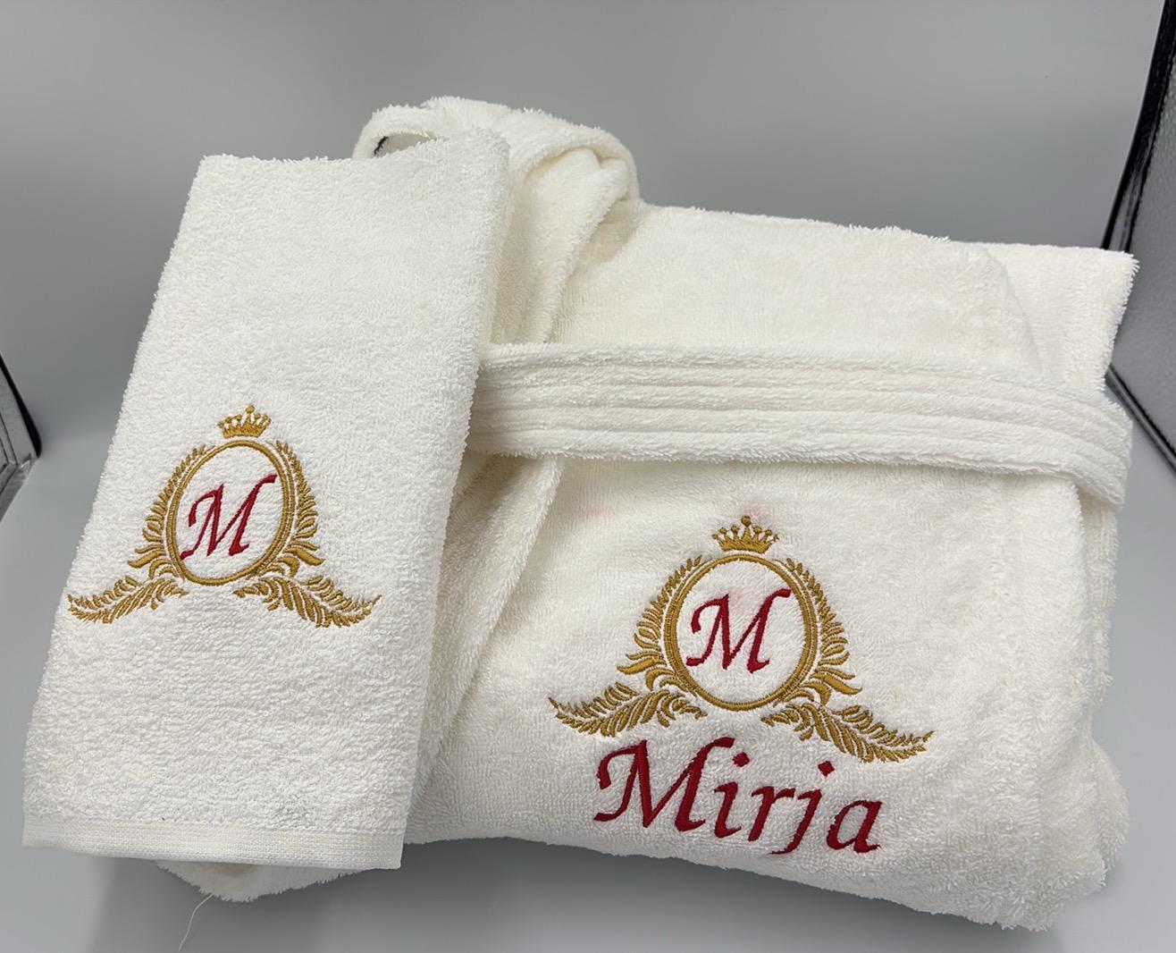 Handtuch und Bademantel personalisiert